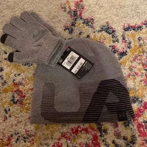 BOYS UNDER ARMOUR HAT AND GLOVES
